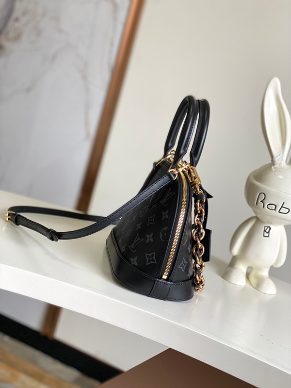 ルイヴィトンバッグ背面デザイン